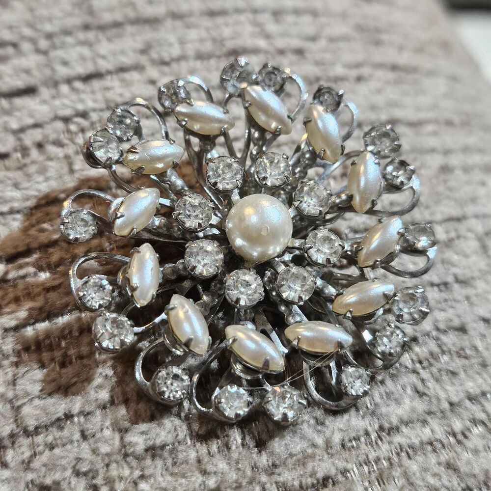 vintage coquette whimsical large faux pearl brooch